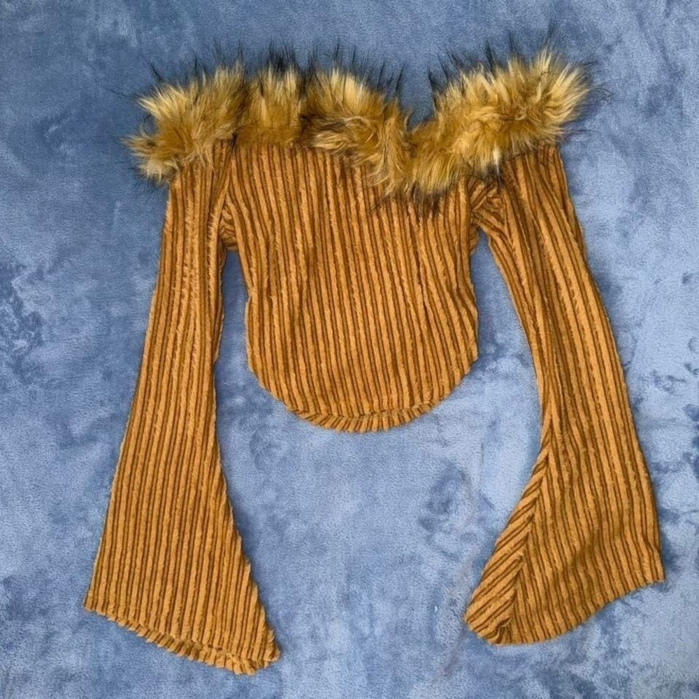 SHEIN brown off the shoulder top with faux fur trim. Size L new